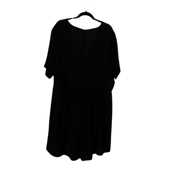 EUC Boohoo Plus Black Romper with Embroidered Roses - Sz. 16 - Picture 4 of 8